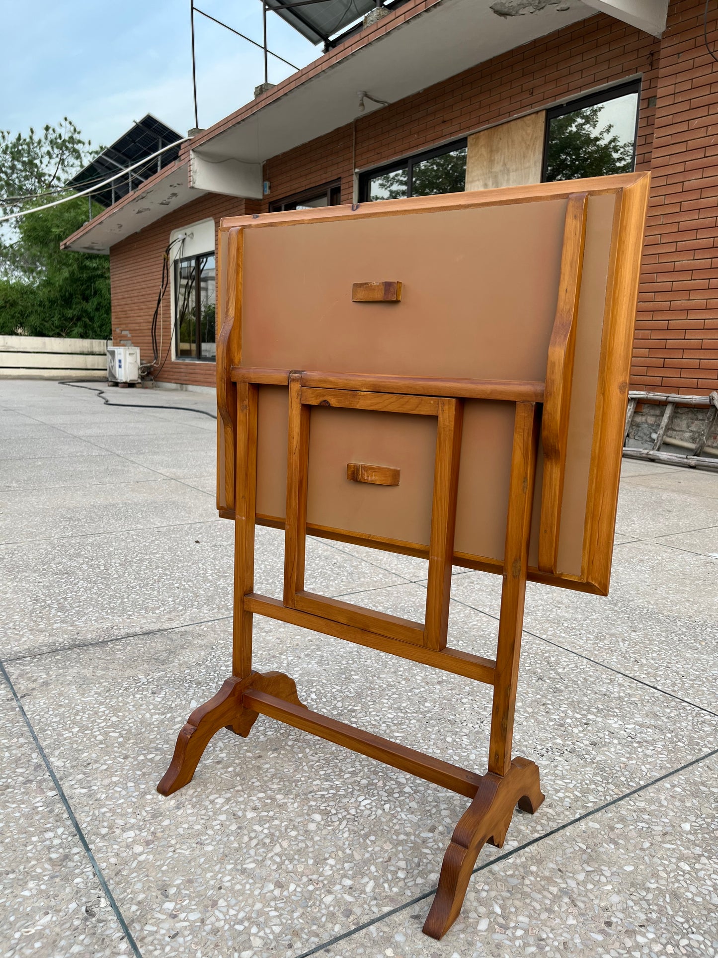 Vintage-Style Wooden Foldable Tray Table